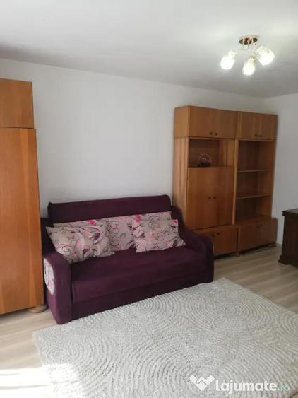 Garsonieră decomandată în Nicolina