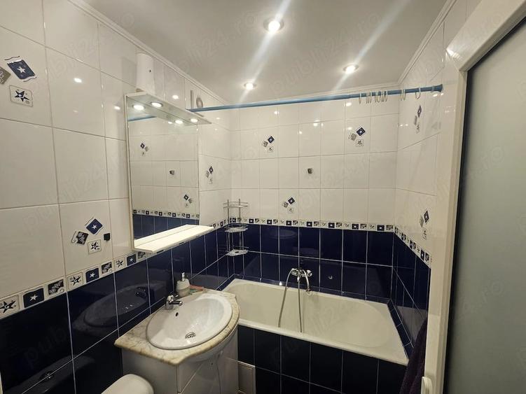 Apartament cu 3 camere decomandat în Astra
