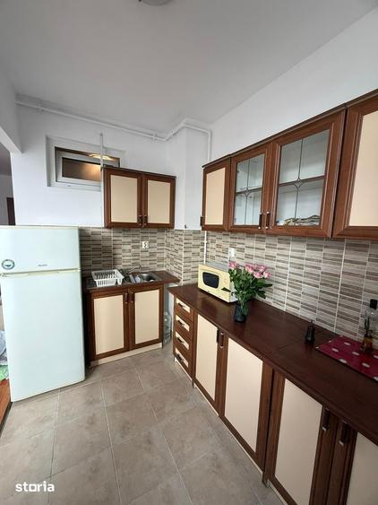 Apartament cu 4 camere semidecomandat în Central