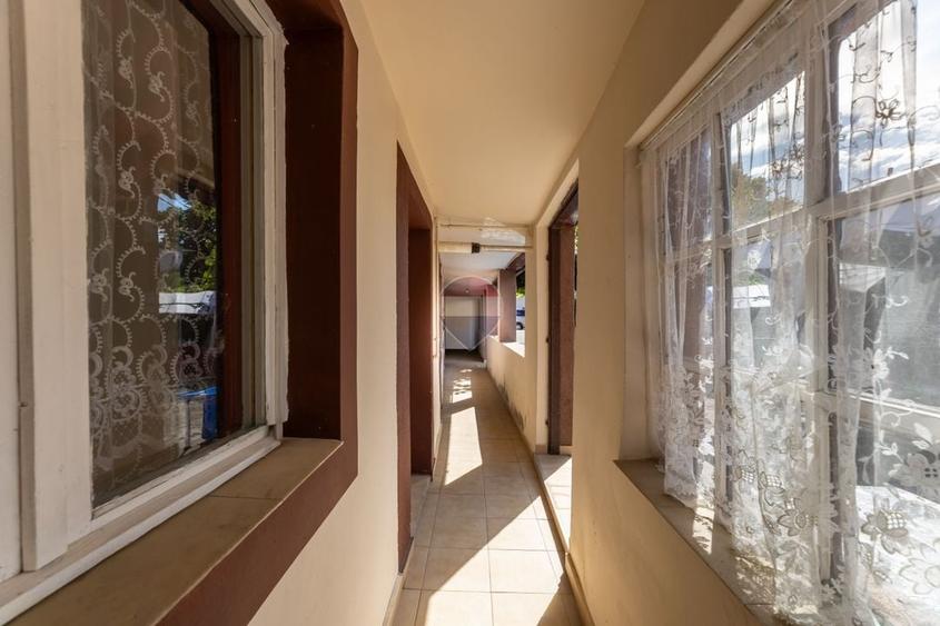 Casă individuală cu 4 camere cu Teren 800 Mp în Pârneava