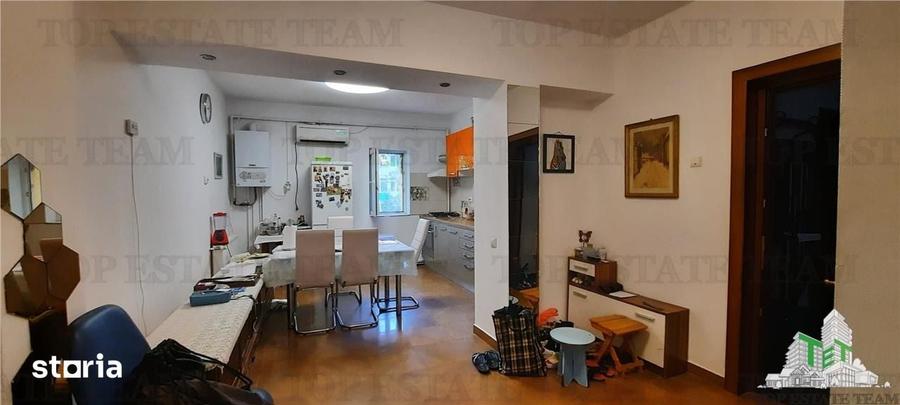 Apartament cu 3 camere în Pajura