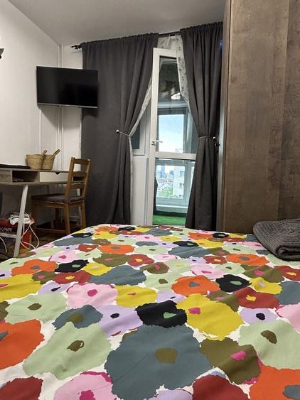 Apartament cu 3 camere semidecomandat în Lacul Tei