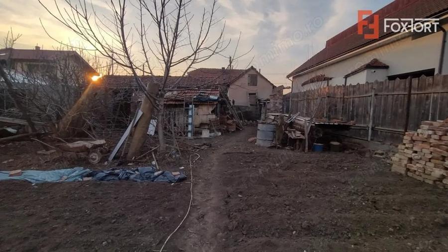 Casă cu 3 camere cu Teren 1142 Mp în Mehala