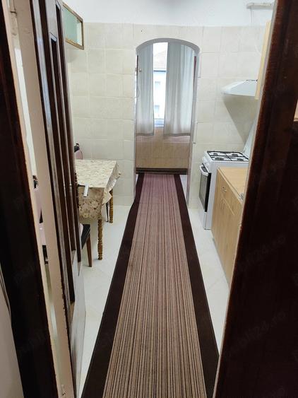 Proprietar inchiriez apartament 3 camere - 1
