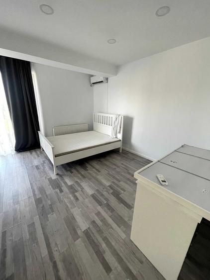 Casă cu 4 camere cu Teren 100 Mp în Central