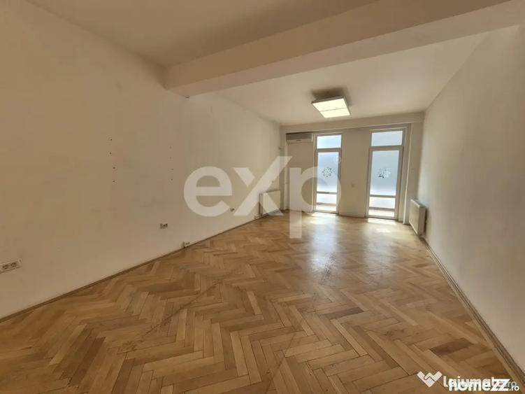 Casă cu 10 camere cu Teren 158 Mp în Dorobanți