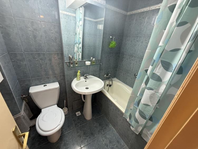 Apartament cu 4 camere decomandat în Ultracentral
