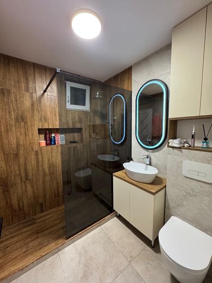 Apartament cu 2 camere semidecomandat în Cuza Vodă