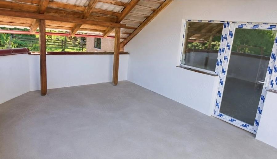 Casă cu Teren 673 Mp în Corbi