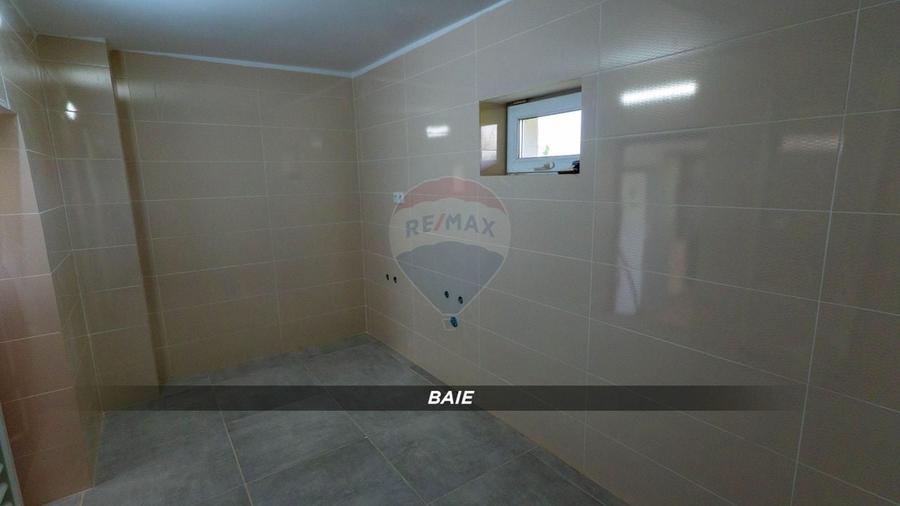 Casă individuală cu 2 camere cu Teren 900 Mp în Mireșu Mare