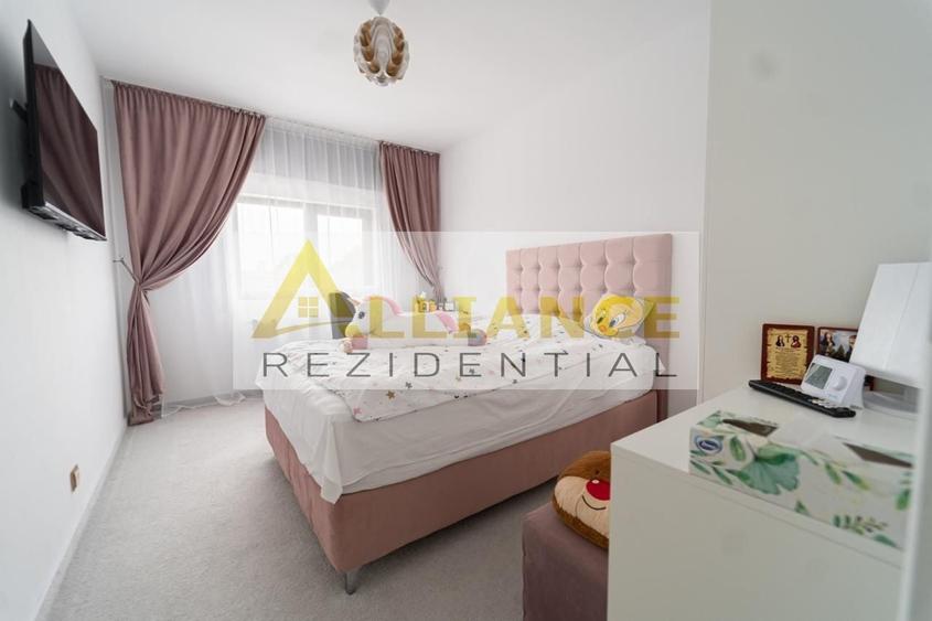 Casă individuală cu 4 camere decomandat cu Canalizare în Sud