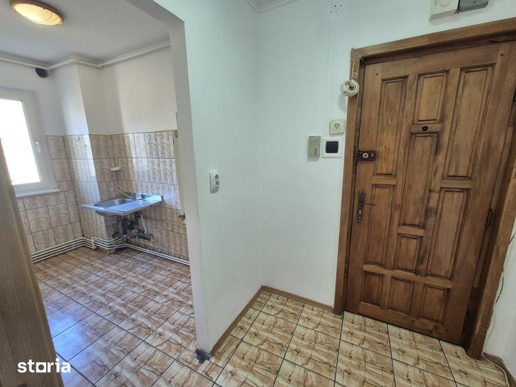 Apartament cu 2 camere semidecomandat în Hărmanului