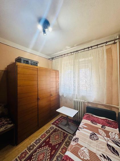 Apartament cu 3 camere semidecomandat în Calea Aradului