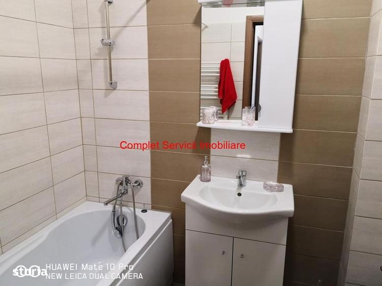 Apartament cu 2 camere decomandat în Roșu