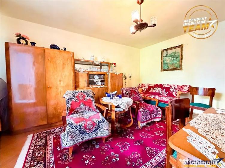 Apartament cu 3 camere decomandat în Central