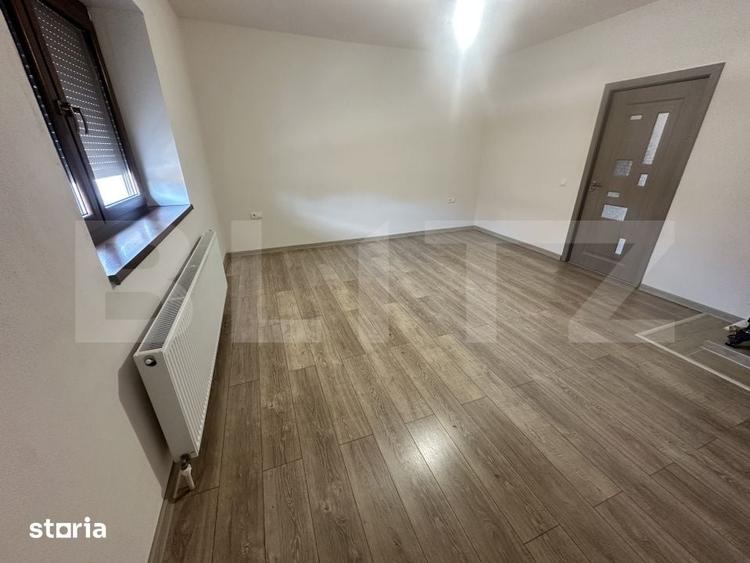 Casă cu 7 camere cu Teren 3200 Mp în Băcia