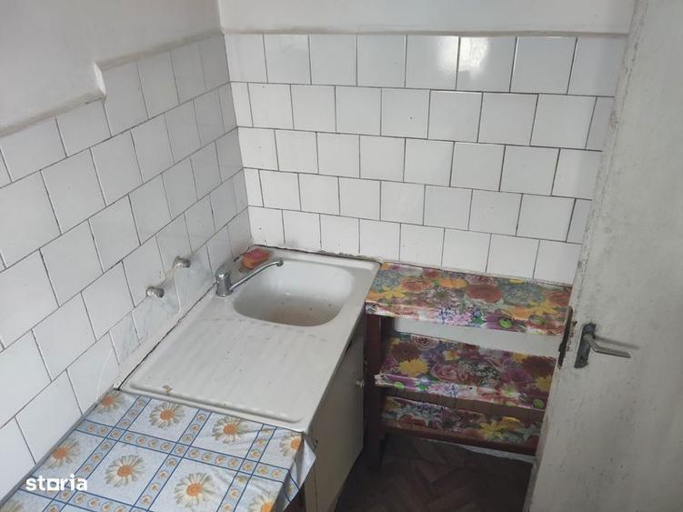 Garsonieră decomandată în Central