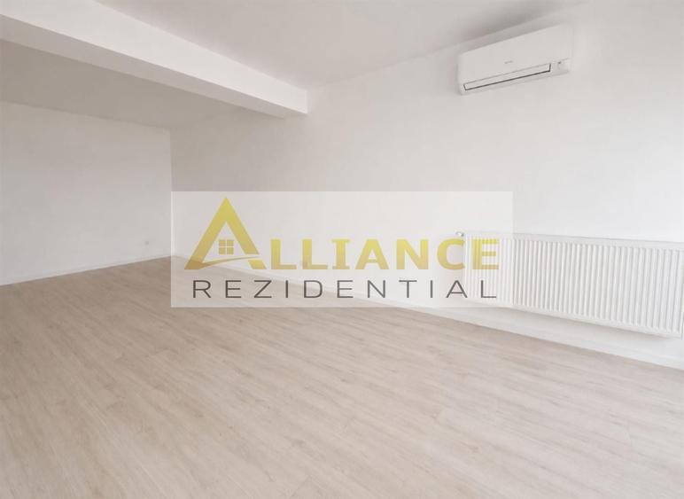 Duplex cu 4 camere decomandat cu Canalizare în Central