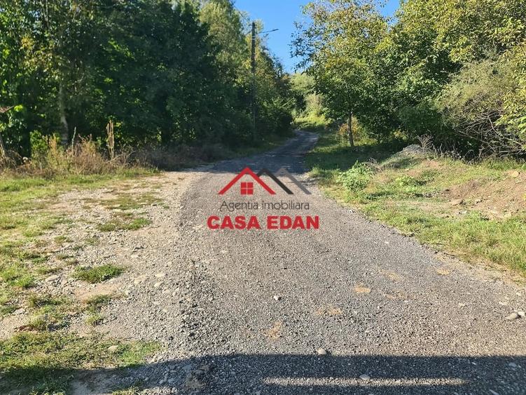 Teren de 1490 mp, în Cornu