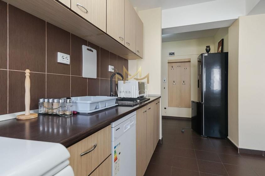 Apartament cu 3 camere semidecomandat în Mărăști