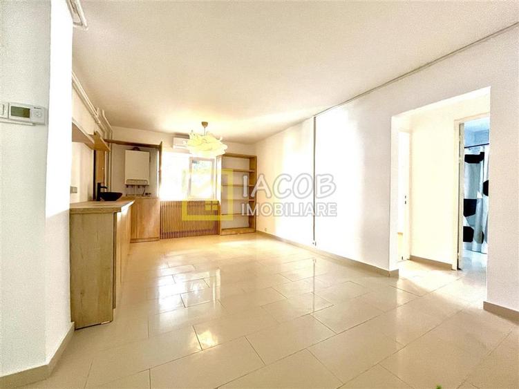 Apartament cu 3 camere decomandat, mobilat în 9 Mai