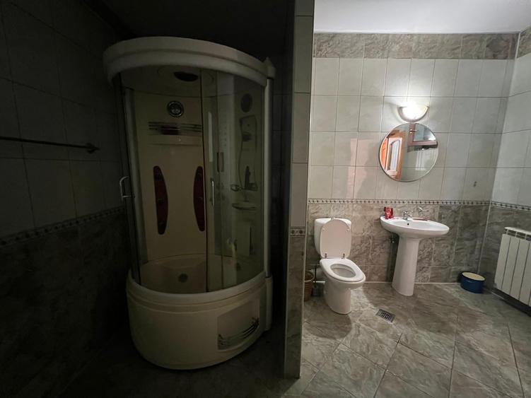 Casă individuală cu 5 camere cu Garaj în Coiciu