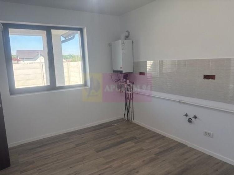Casă cu 5 camere în Domnești