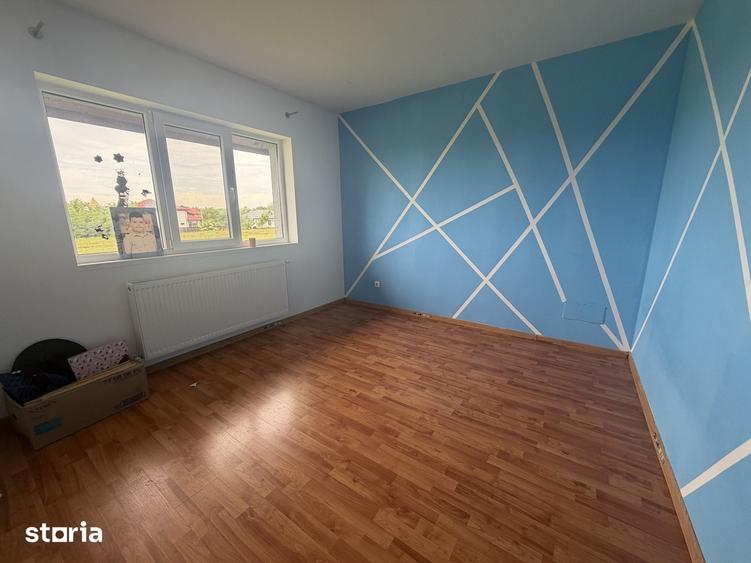 Casă cu 4 camere cu Teren 330 Mp în Clinceni