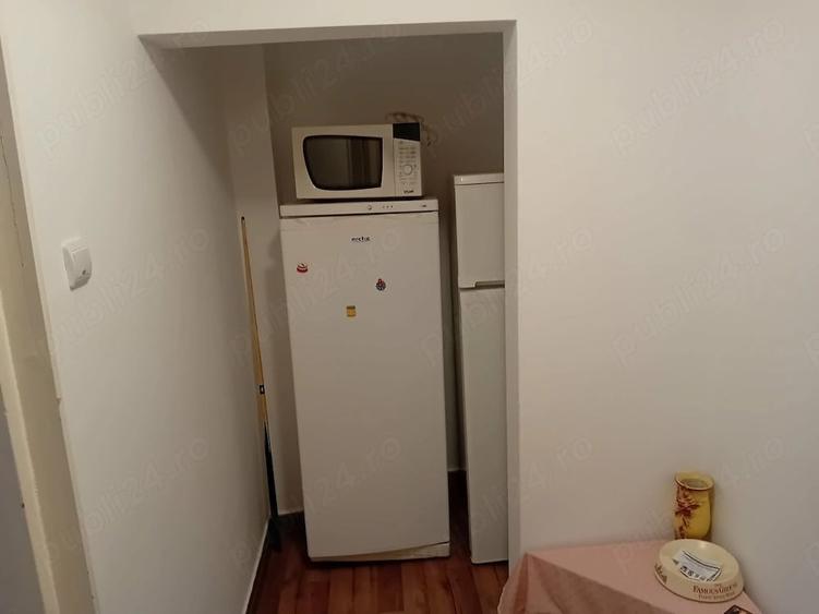 Apartament cu 3 camere semidecomandat în Dărmănești
