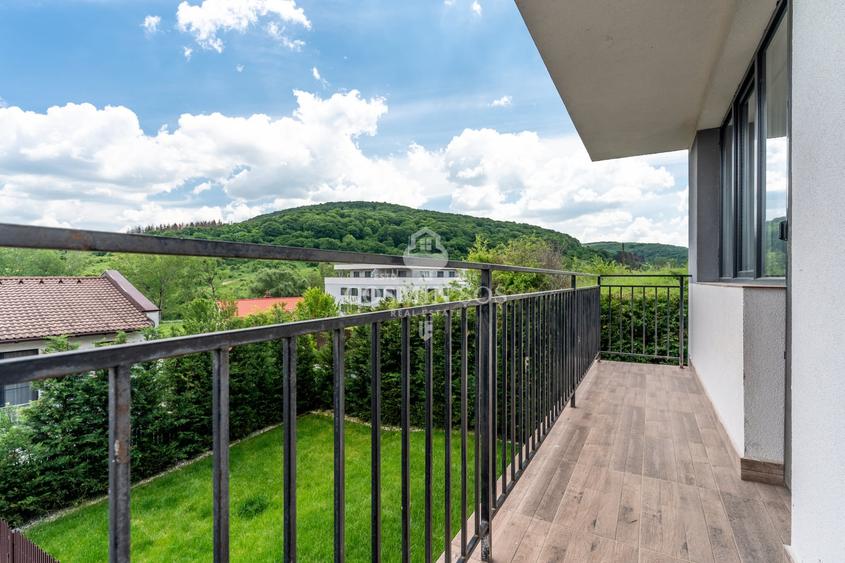 Duplex cu 6 camere cu Canalizare în Florești