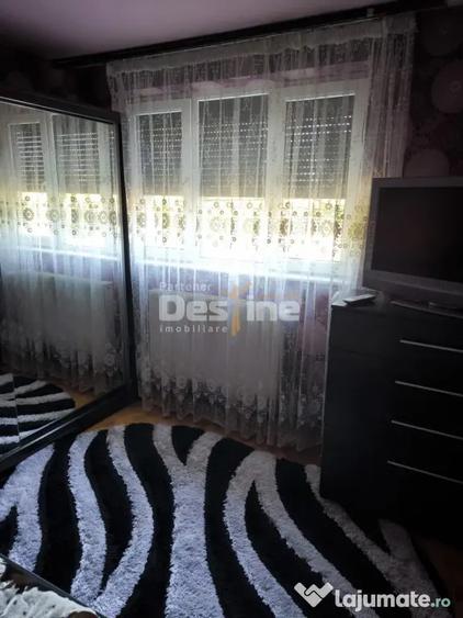 Casă cu 5 camere cu Teren 240 Mp în 16 Februarie