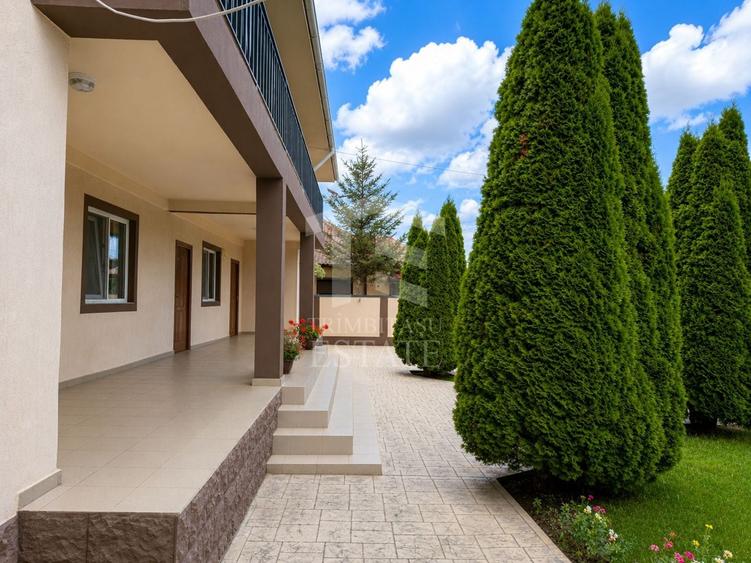 Casă individuală cu 10 camere cu Canalizare în Lumina