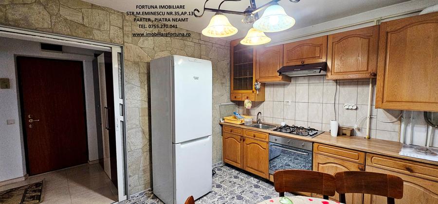 Apartament cu 3 camere semidecomandat, mobilat în Dărmănești
