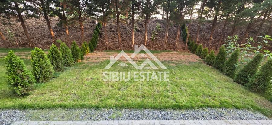 Apartament cu 3 camere decomandat în Cristian
