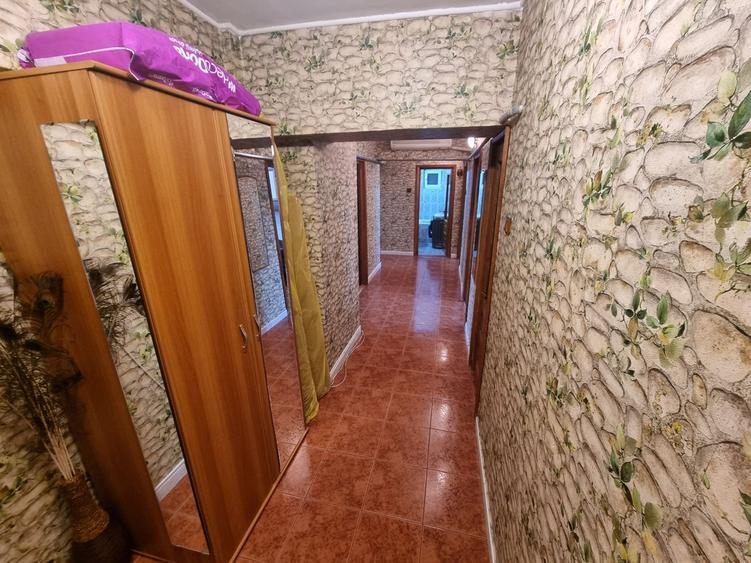 Apartament cu 4 camere decomandat în ICIL