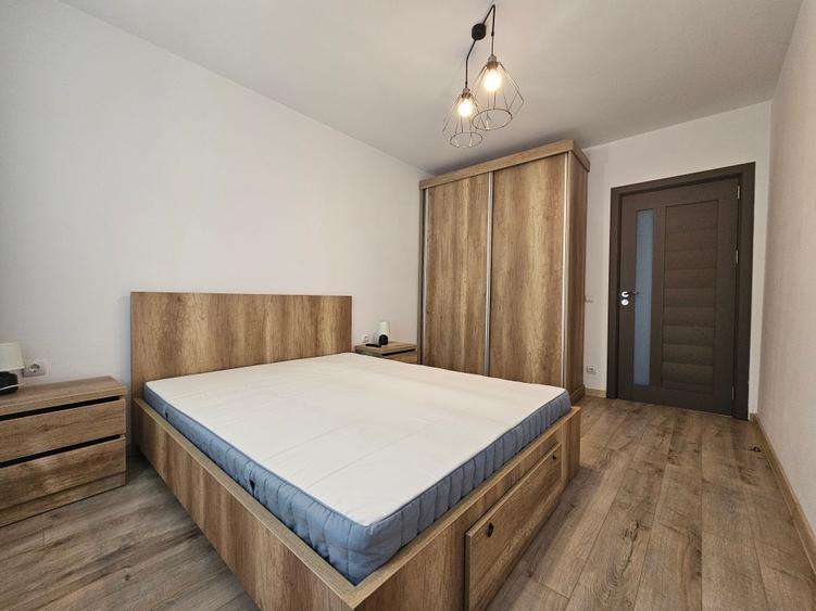 Apartament cu 3 camere semidecomandat, mobilat în Gara de Nord