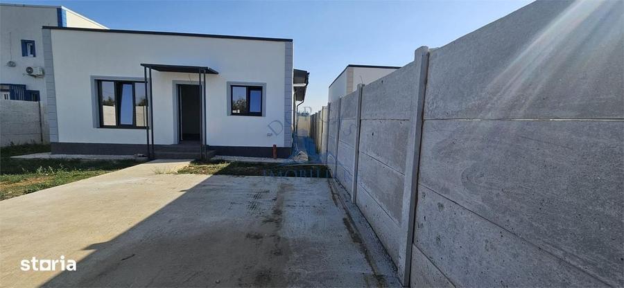 Casă cu 4 camere cu Teren 332 Mp în Cârcea