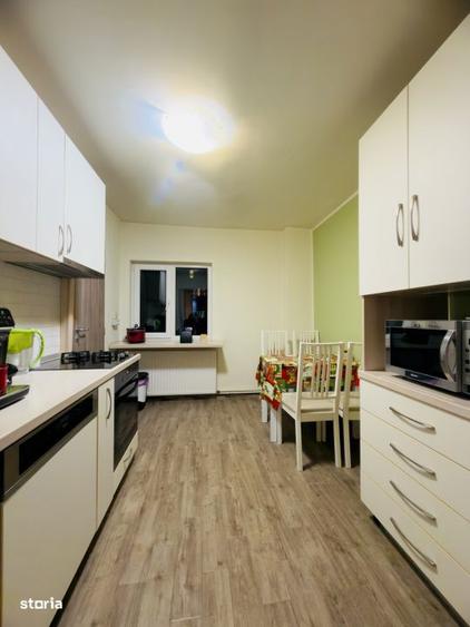 Apartament cu 4 camere decomandat, mobilat în Steaua