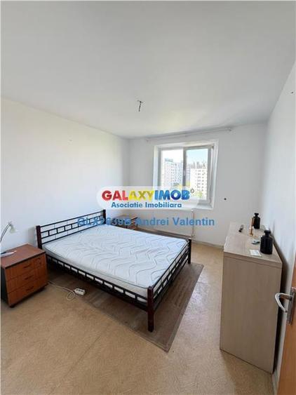 Apartament cu 3 camere decomandat, mobilat în Berceni
