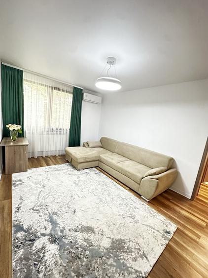 Apartament cu 2 camere decomandat în Cornișa