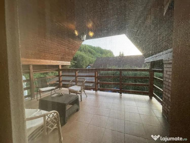 Casă cu 6 camere cu Teren 500 Mp în Firiza