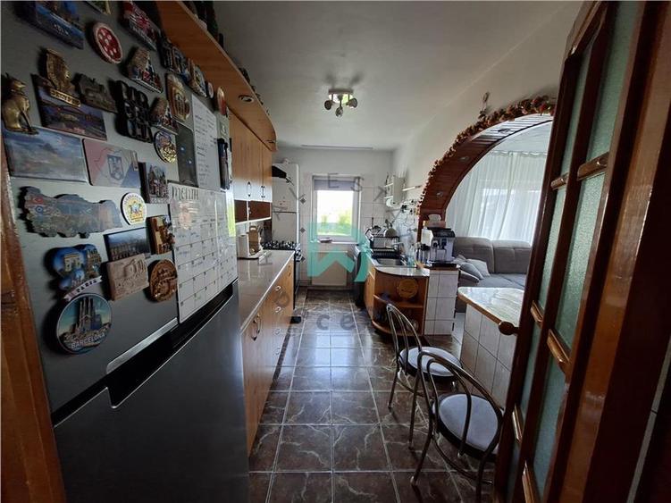 Apartament cu 3 camere decomandat în Astra
