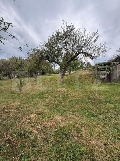 Teren Construcții intravilan de 1300 mp, în Periferie