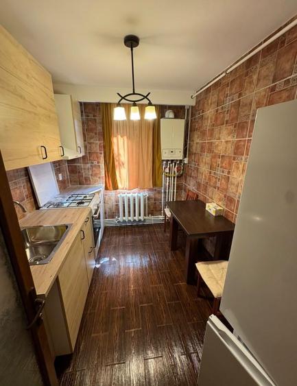Apartament cu 2 camere semidecomandat în Tomis II