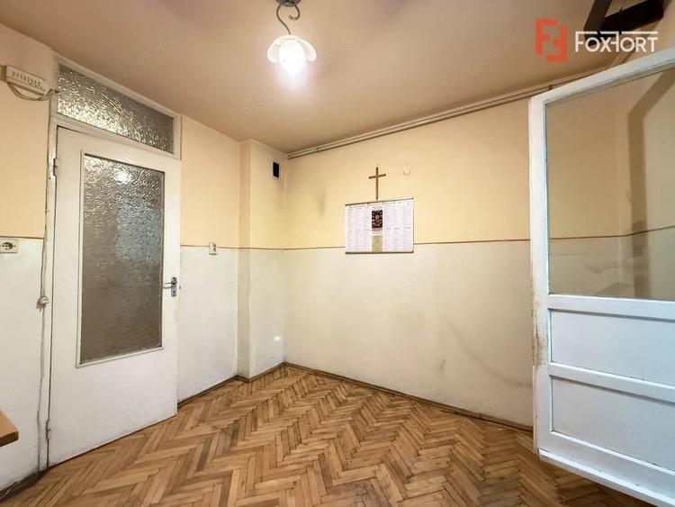 Apartament cu 3 camere semidecomandat în Circumvalațiunii