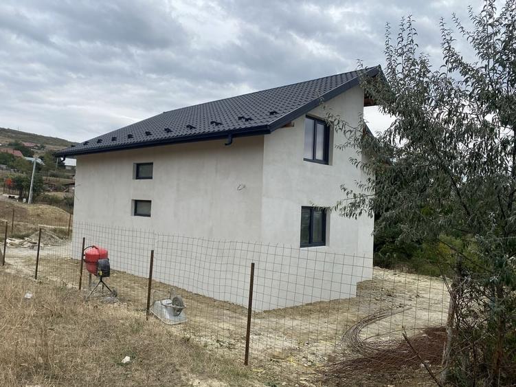 Casă cu 4 camere în Vlădiceni