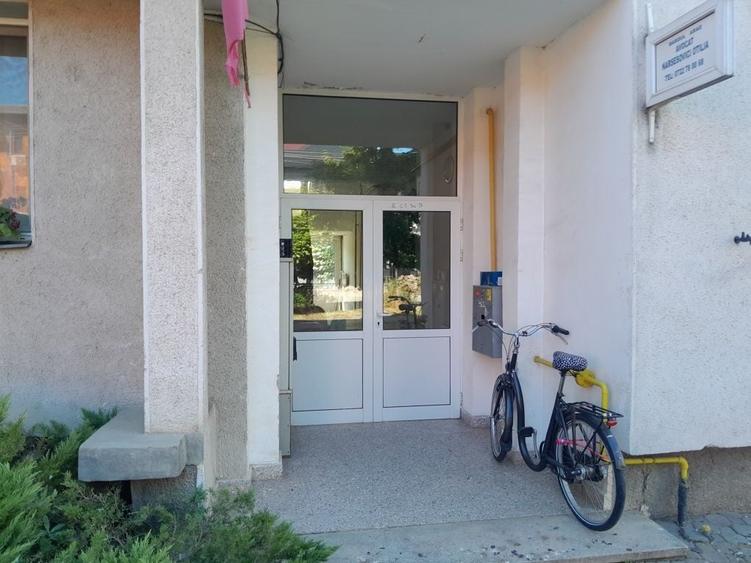 Apartament cu 3 camere decomandat în Vladimirescu