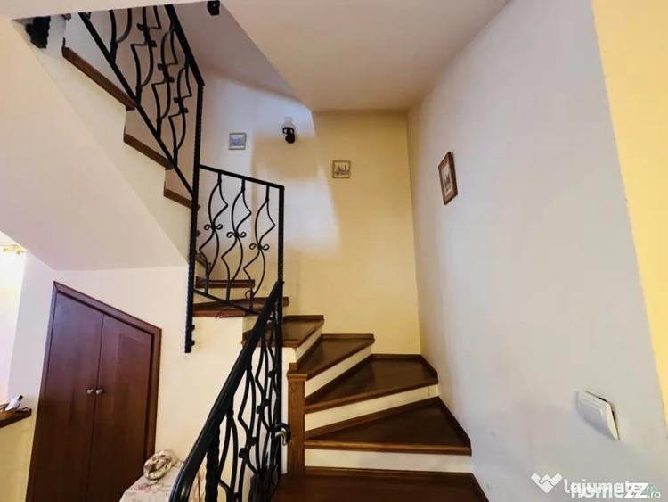 Casă cu 5 camere cu Teren 199 Mp în Roșu