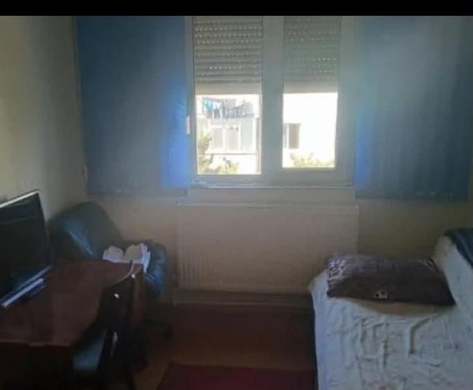 Apartament cu 3 camere semidecomandat în Km 4-5