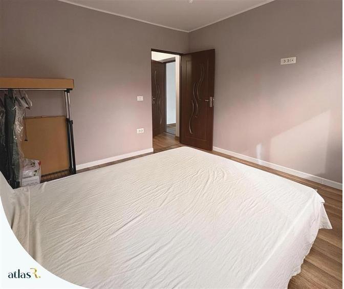 Apartament cu 3 camere semidecomandat, mobilat în Tătărași